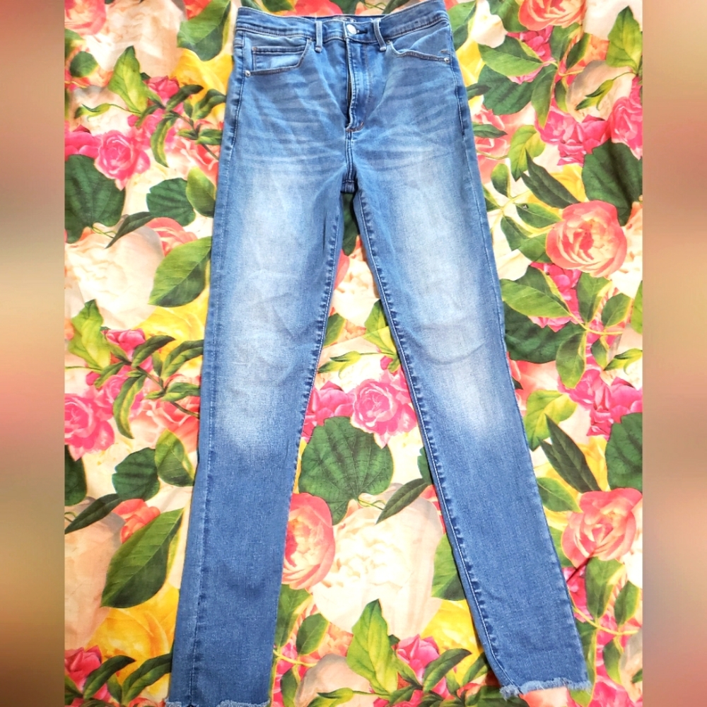 Abercrombie and Fitch Ultra High Rise Super Skinny Jeans sz 28/6 Reg